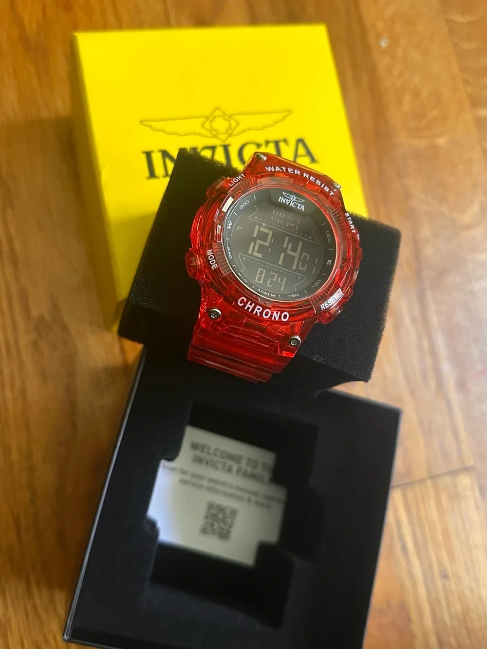 Invicta red digital